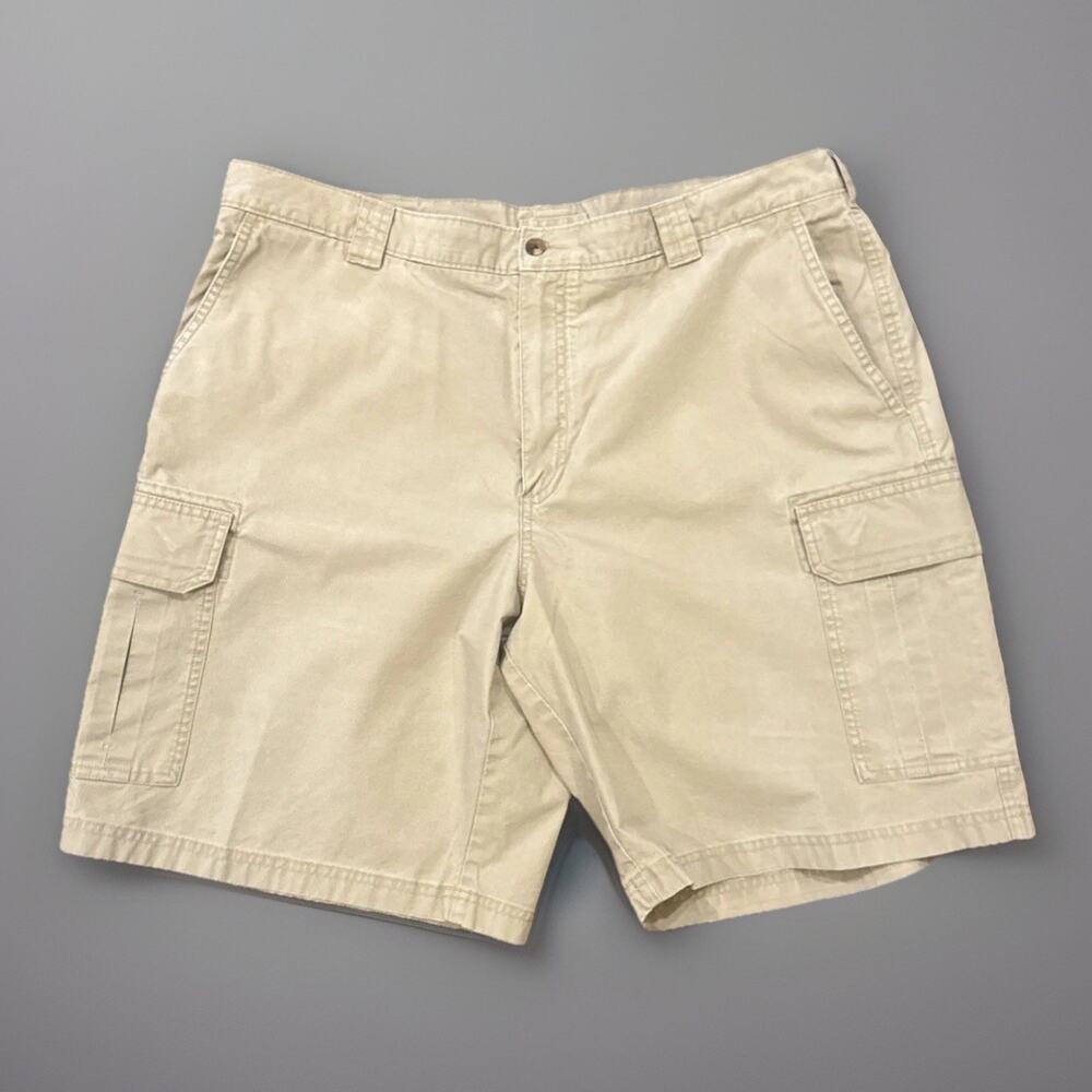 LL Bean Cargo Shorts Khaki Men's Size 40 Trail Hiking Nice Item # 256501 Y2K